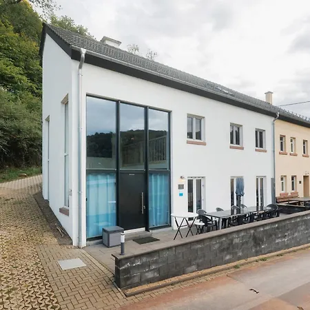 Eifel Atrium بيت للعطل *