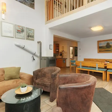 Eifel Atrium بيت للعطل *